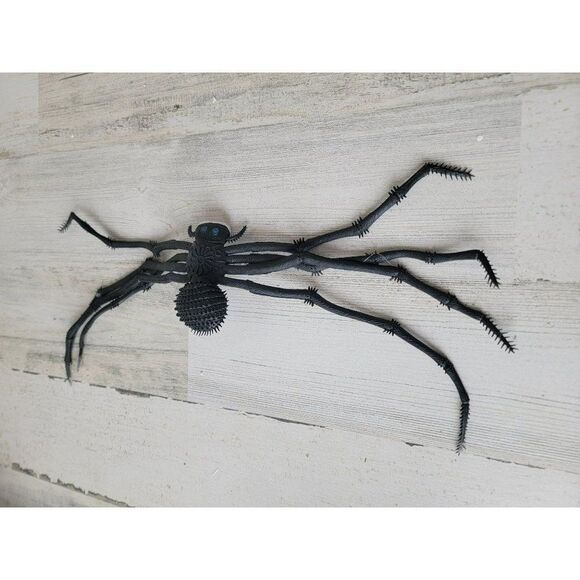 Rubber tarantula fangs scary Halloween prop decor - Picture 6 of 6